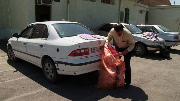 کشف سه محموله کالای قاچاق در جاده مراغه - هشترود کشف سه محموله کالای قاچاق در جاده مراغه - هشترود