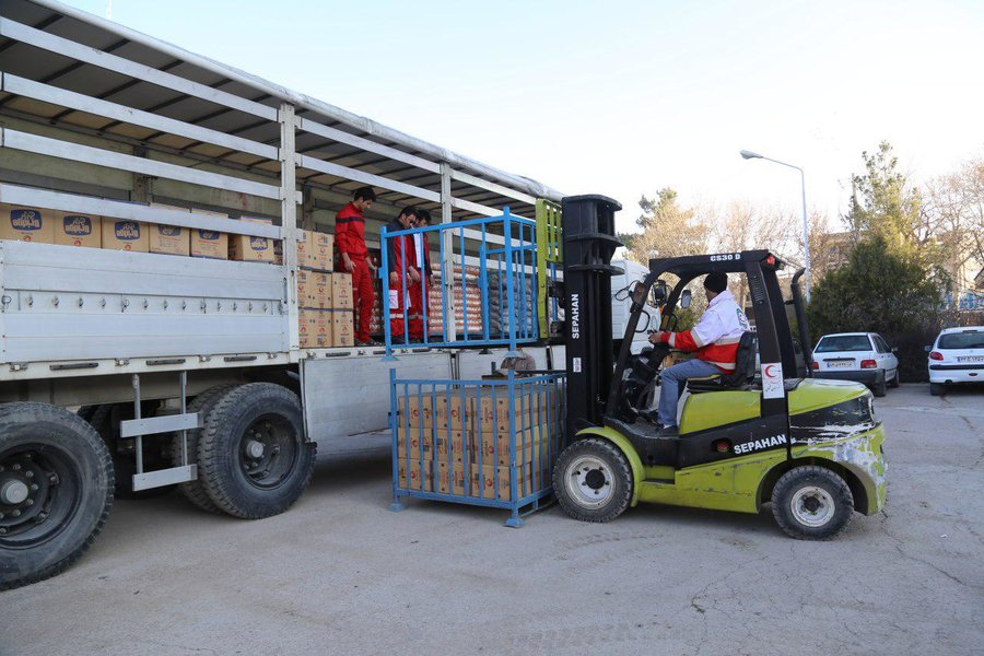 ارسال اولین محموله کمک مردم خراسان شمالی برای زلزله زدگان غرب کشور