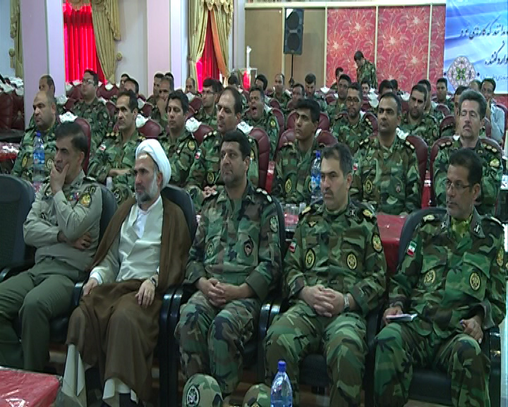 قدر دانی ازفرماندهان نمونه قرارگاه جنوبشرق ارتش در جشنواره مالک اشتر در کرمان قدر دانی ازفرماندهان نمونه قرارگاه جنوبشرق ارتش در جشنواره مالک اشتر در کرمان