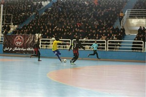 میزبانی جنوبیها و شمالیها در فوتسال بانوان میزبانی جنوبیها و شمالیها در فوتسال بانوان