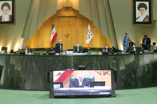 ارجاع نحوه تعیین نرخ برق صنایع و پالایشگاه‌ها به کمیسیون تلفیق