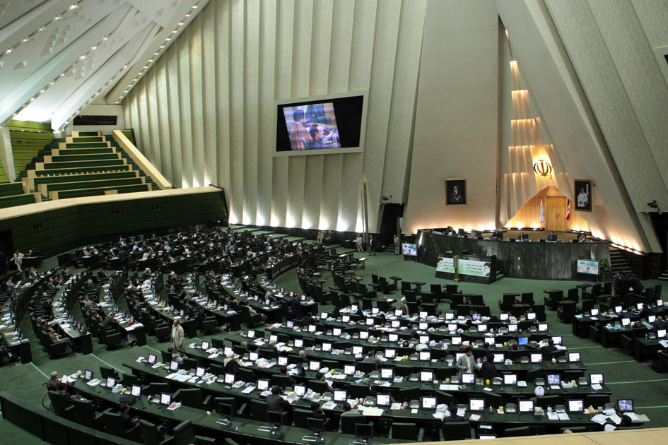 دیدار نمایندگان با رهبر انقلاب از طریق ارتباط تصویری