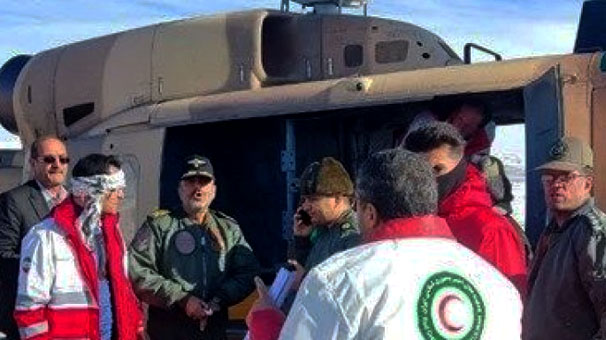 بالگرد‌های ارتش به کمک روستا‌های در محاصره برف الیگودرز می‌آیند