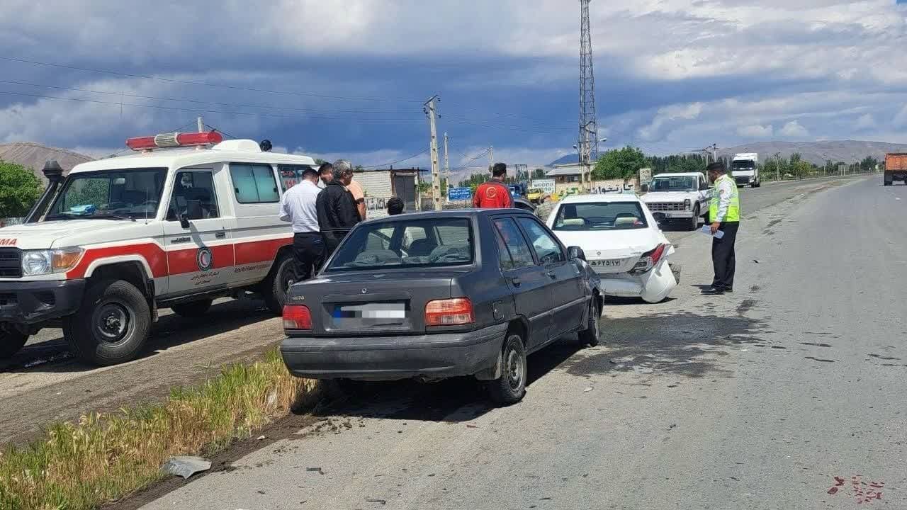 برخورد پراید با دنا در محور ایواوغلی_خوی پنج حادثه دیده و ۳ مصدوم برجای گذاشت