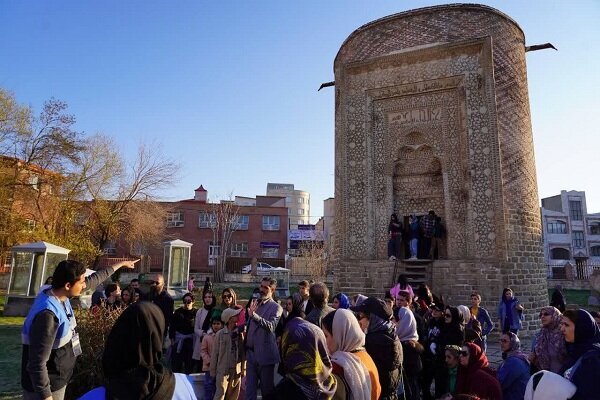ارسال روزانه بیش از ۸هزار پیامک خوشامدگویی به مسافران نوروزی آذربایجان غربی