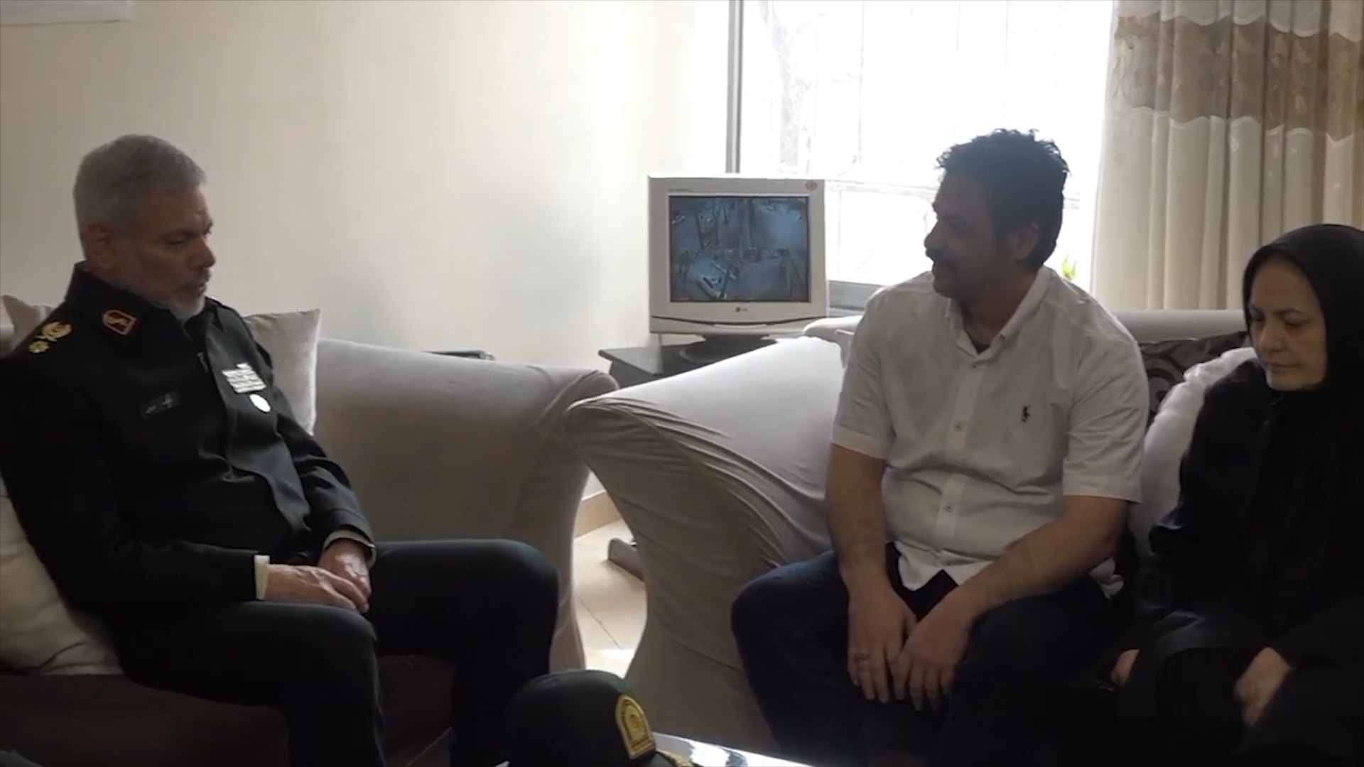 دیدار جانشین معاون هماهنگ کننده فراجا با خانواده شهید سرتیپ دوم بیژن زیباسرشت