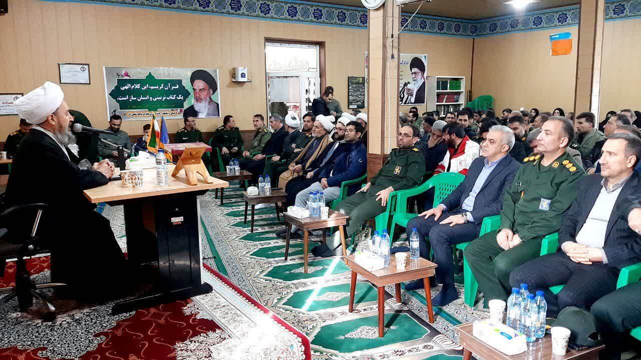 تجلیل ازپاسداران نمونه و فعال در شاهین دژ