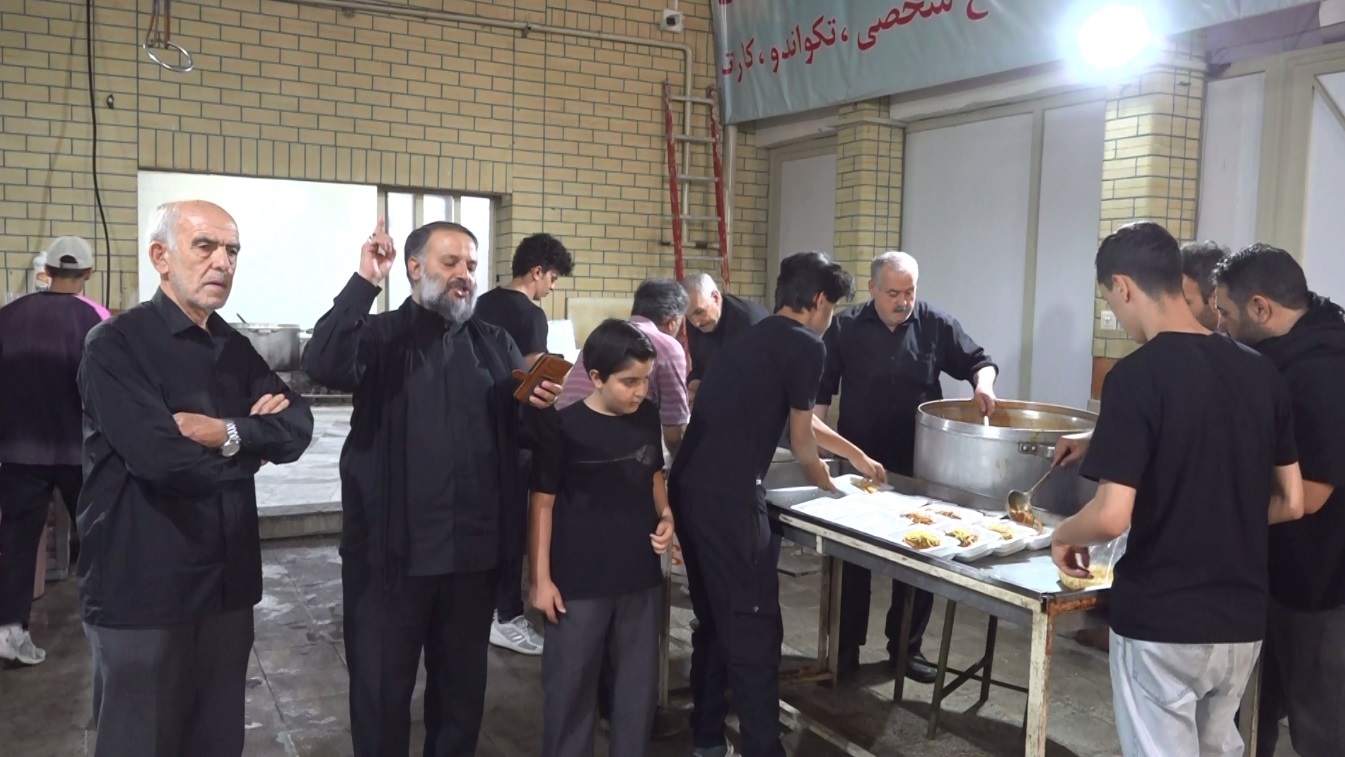 برگزاری مراسم عزاداری و اطعام نذری در همدان