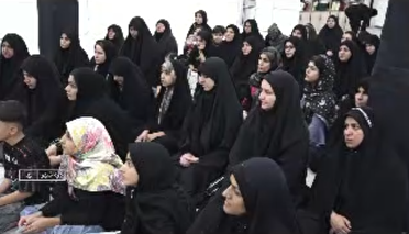 وقتی که مادر همه را دور خودش جمع می‌کند