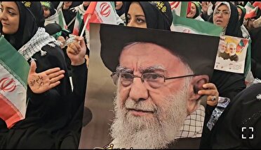 تجمع بزرگ زینبیون شیراز در حمایت از ولایت