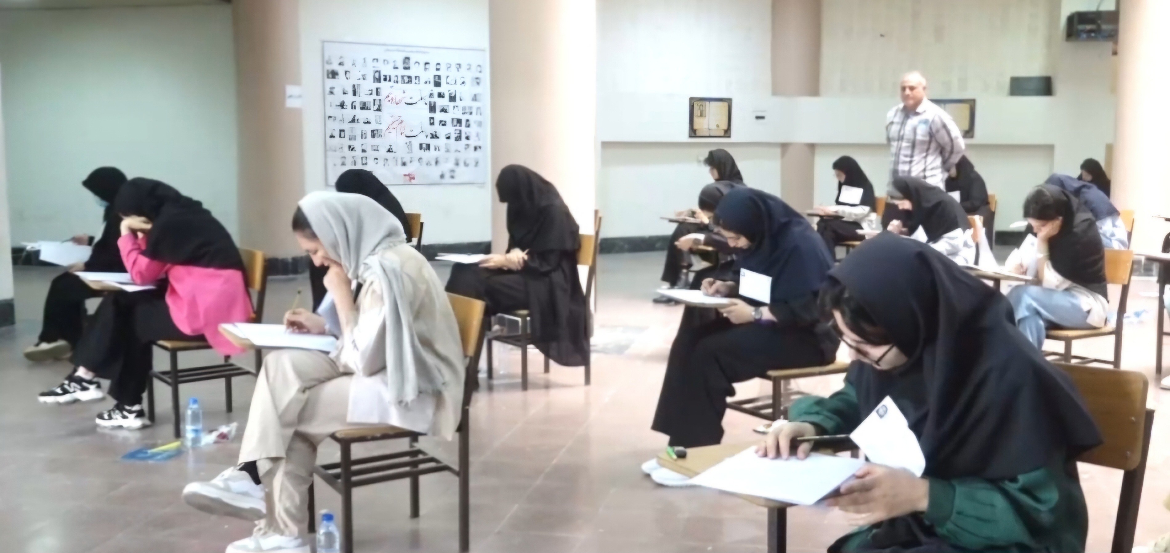 آغاز رقابت بیش از ۲۴ هزار داوطلب لرستانی در آزمون سراسری