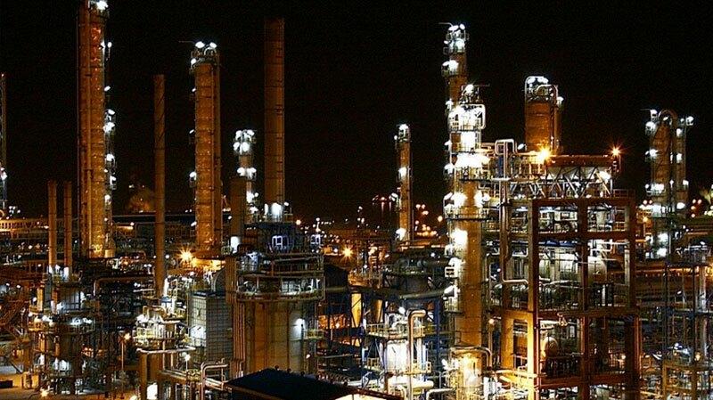 مشارکت پنج هزار نفری برای تعمیر پالایشگاه شازند