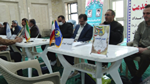 برپایی میز خدمت در مصلای زنجان