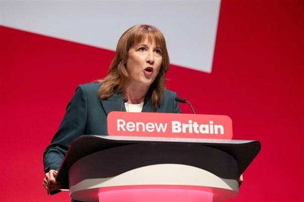 درخواست وزیر انگلیسی برای تحمل شرایط سخت‌تر در این کشور