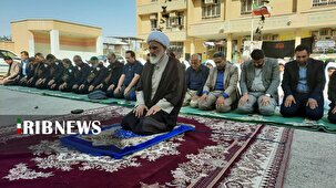 اقامه نماز جماعت دانش آموزی در روستای تنگه ۲ آبادان