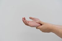 دلایل و خطرات ورم انگشتان