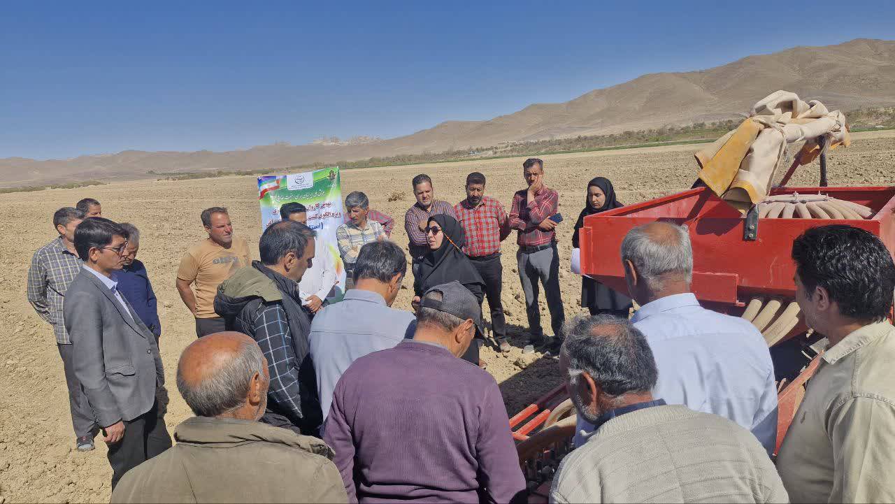 برگزاری نهمین کاروان ترویج بهره‌وری الگوی کشت ملی در فارس