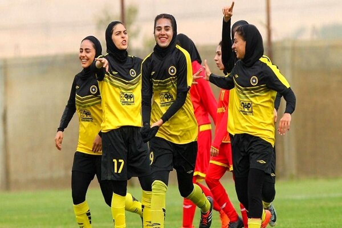 صدرنشینی مقتدرانه خاتون بم در لیگ برتر فوتبال بانوان صدرنشینی مقتدرانه خاتون بم در لیگ برتر فوتبال بانوان