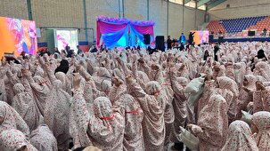 جشن تکلیف سه هزار دانش آموز دختر در آبادان